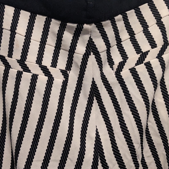 Lightweight BW striped pants - Picture 4 of 5
